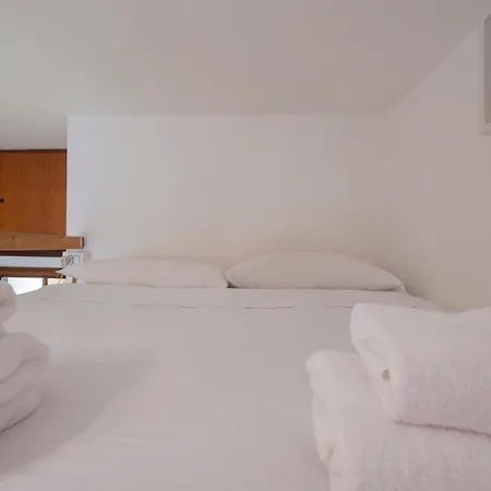 Lägenhet I-host Loft - Melzo 13 *