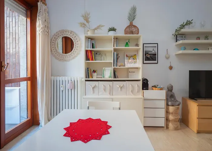 I-host Loft - Melzo 13 * ميلان
